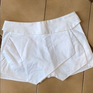 White skort